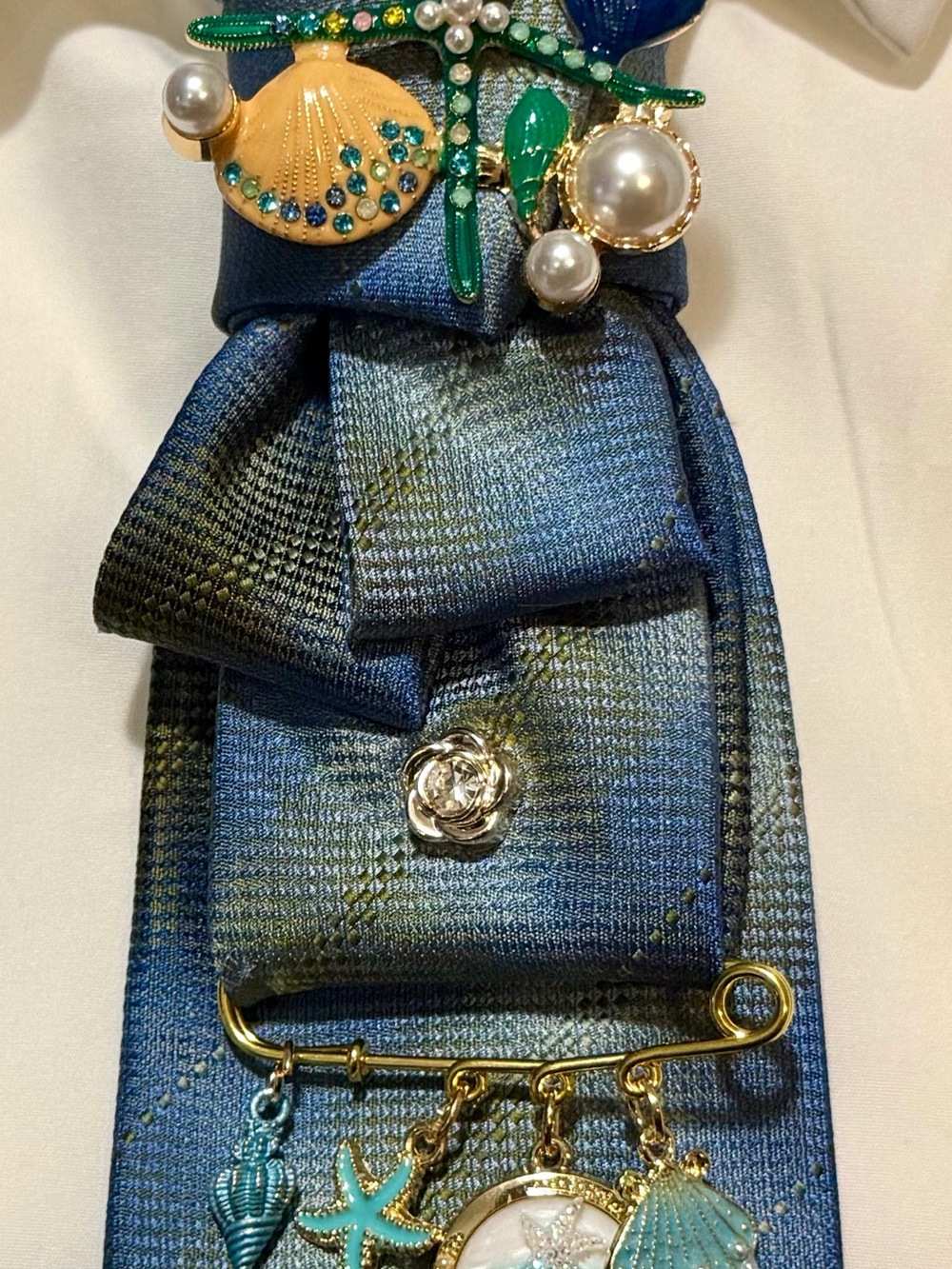 Nautical Charm Brooch Tie Necklace Pin with Blue-Green embellishments - Picture 5 of 5